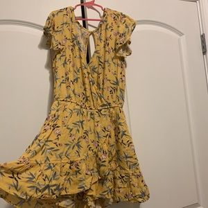 American Eagle Cute Yellow Floral romper